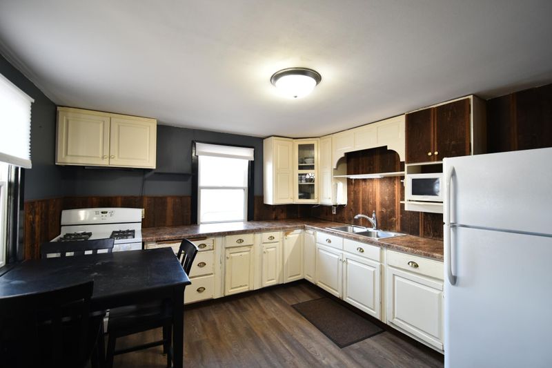 412 S Main St, Pine Island, MN 55963