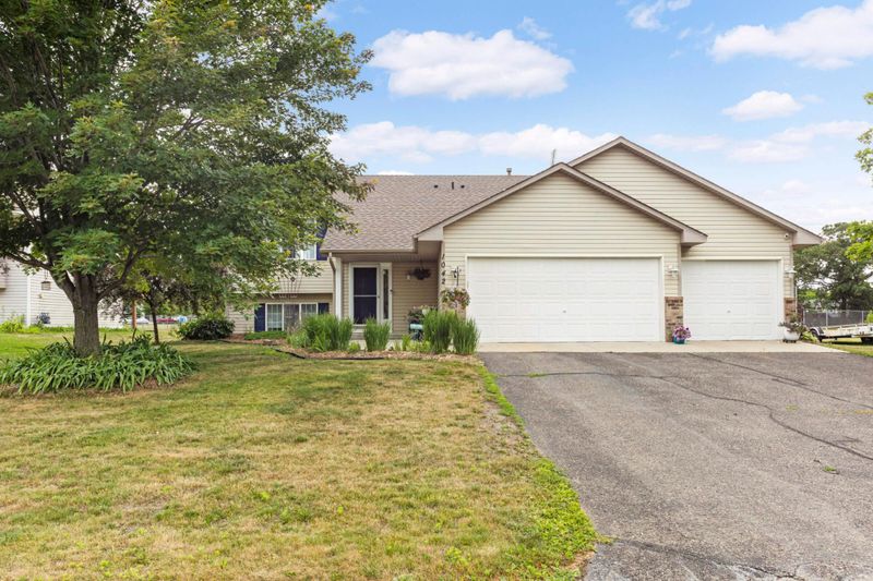 1042 Meadow St, Cologne, MN 55322