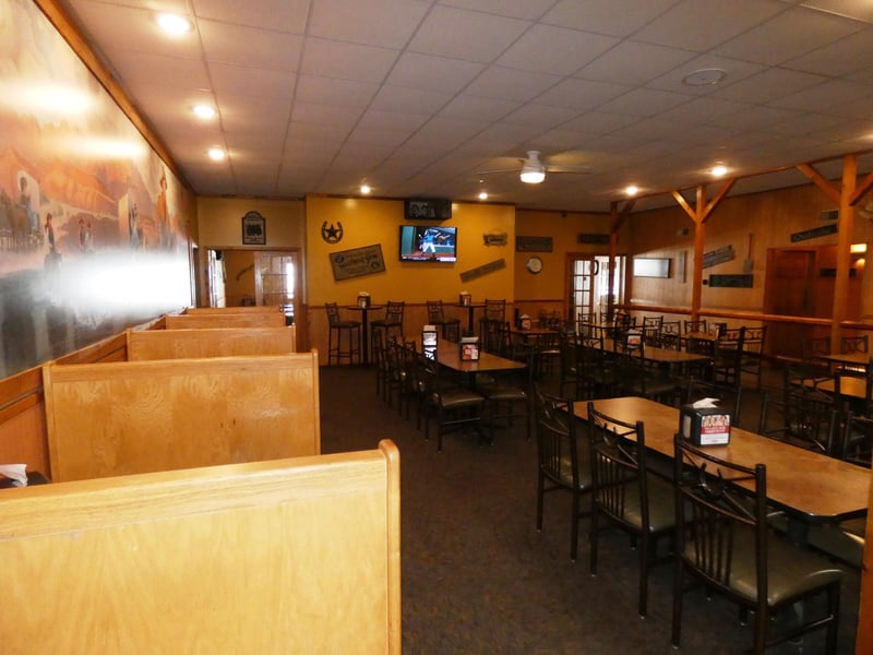 2306 Broadway Ave, Slayton, MN 56172