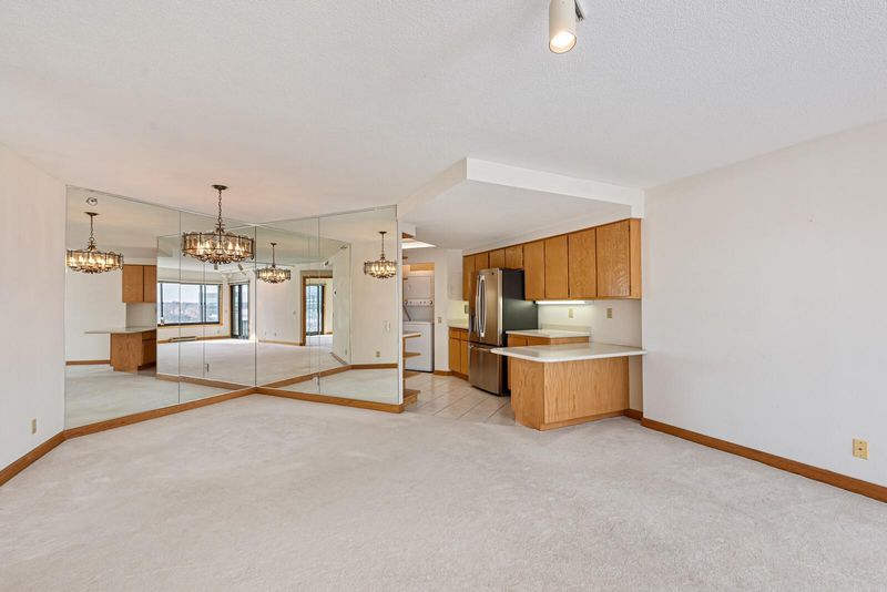 2950 Dean Pw #806, Minneapolis, MN 55416