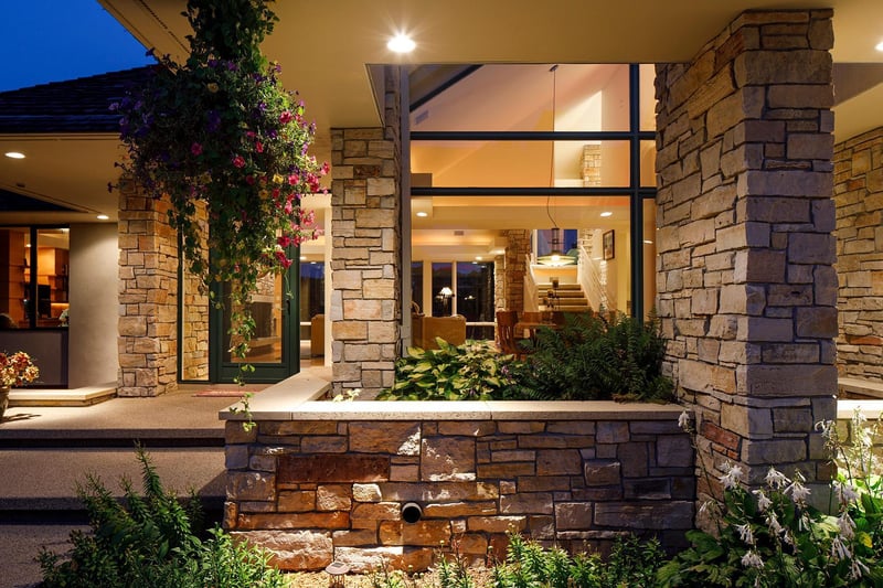 8983 Avila Cv, Eden Prairie, MN 55347