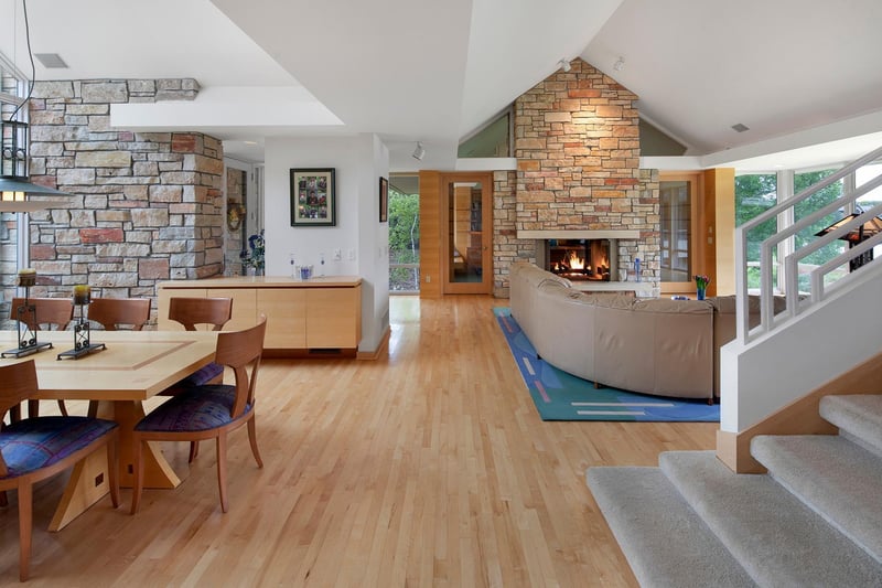 8983 Avila Cv, Eden Prairie, MN 55347