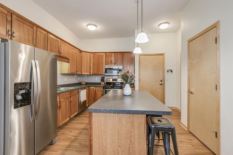 270 4th St E #305, Saint Paul, MN 55101