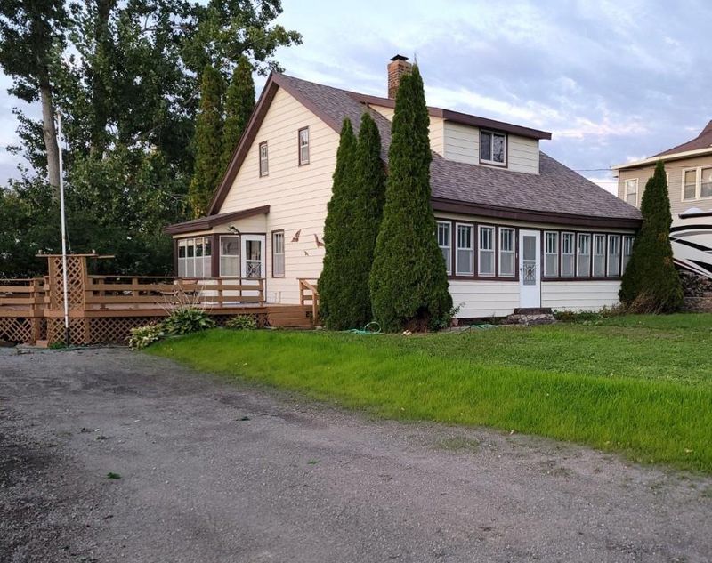 131 Cedar St, Holdingford, MN 56340
