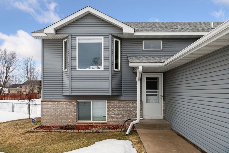 1337 Taft St S, Cambridge, MN 55008