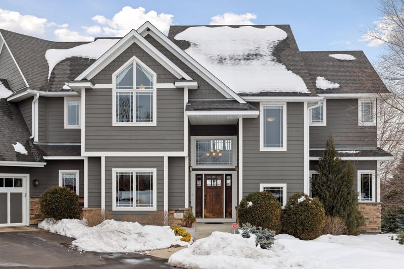 596 Hahn Dr, Shakopee, MN 55379