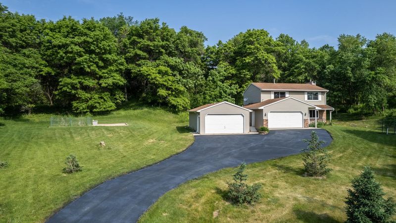 957 Goldfinch Ln NE, Rochester, MN 55906