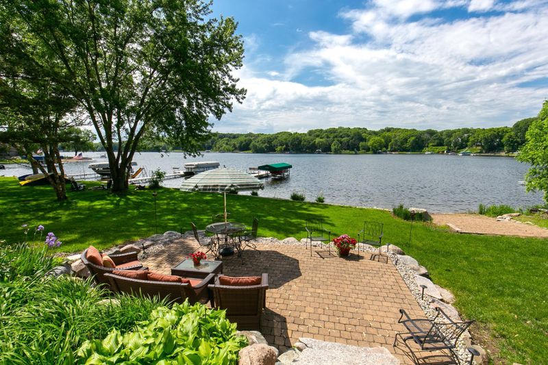 9249 Lake Riley Blvd, Chanhassen, MN 55317