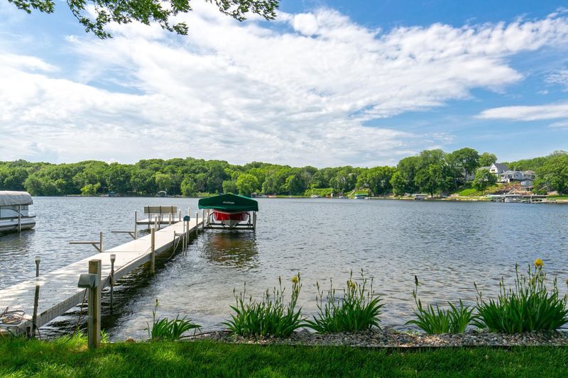 9249 Lake Riley Blvd, Chanhassen, MN 55317