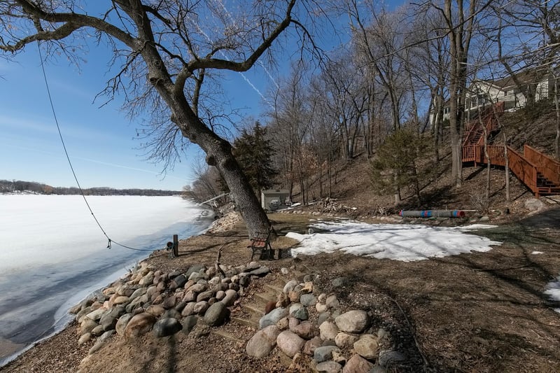 1515 Bavarian Shores Dr, Chaska, MN 55318