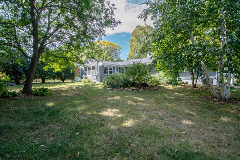 2466 Holton St, Roseville, MN 55113