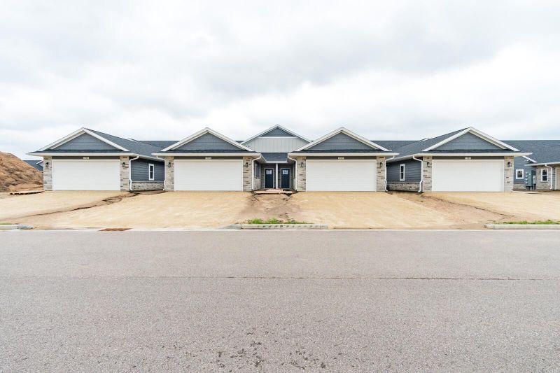 1731 Red Clover St, Holmen, WI 54636