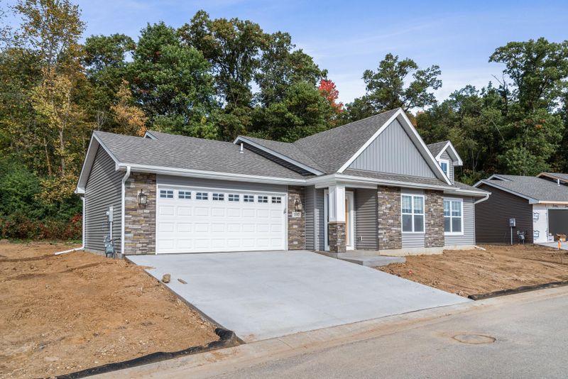 1156 Hewitt Blvd, Red Wing, MN 55066