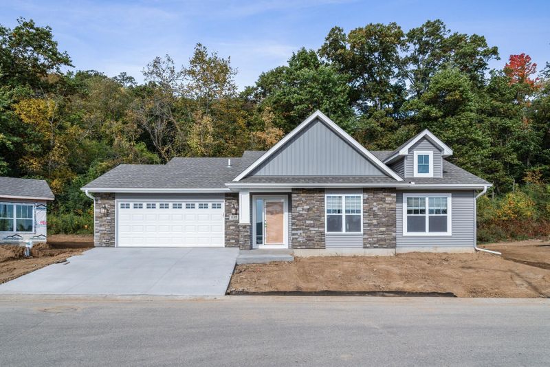 1156 Hewitt Blvd, Red Wing, MN 55066