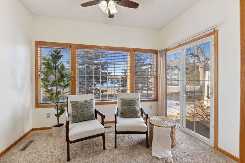 1118 Iris Dr, White Bear Lake, MN 55127