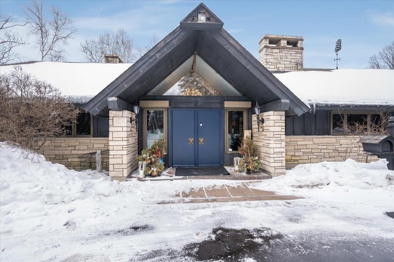 5 Gitchinadji Dr, Superior, WI 54880