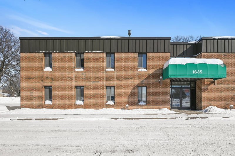 1635 Coon Rapids Blvd NW, Coon Rapids, MN 55433