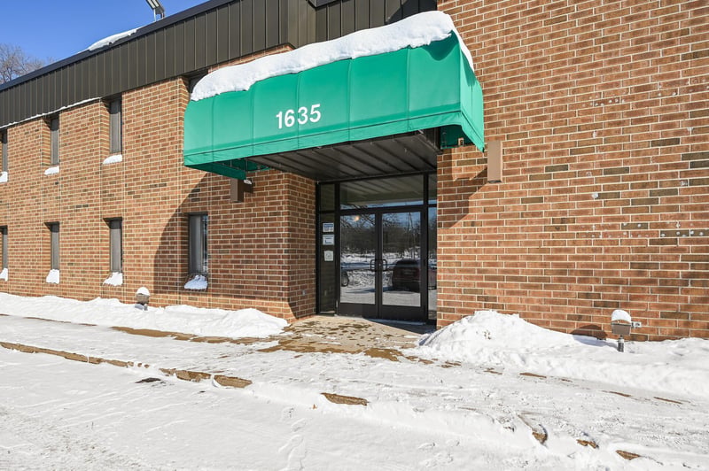 1635 Coon Rapids Blvd NW, Coon Rapids, MN 55433