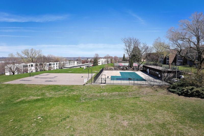 12958 Nicollet Ave S #301, Burnsville, MN 55337