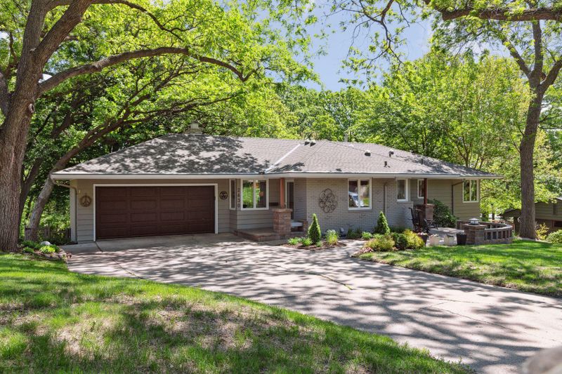 2630 Kyle Ave N, Golden Valley, MN 55422