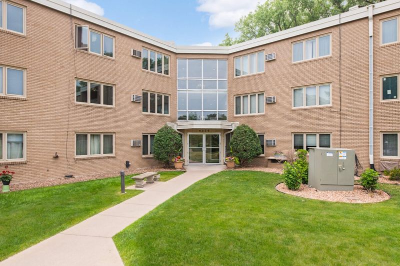 4370 Brookside Ct #109, Edina, MN 55436