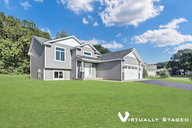 7867 Gunner Dr, Clear Lake, MN 55319