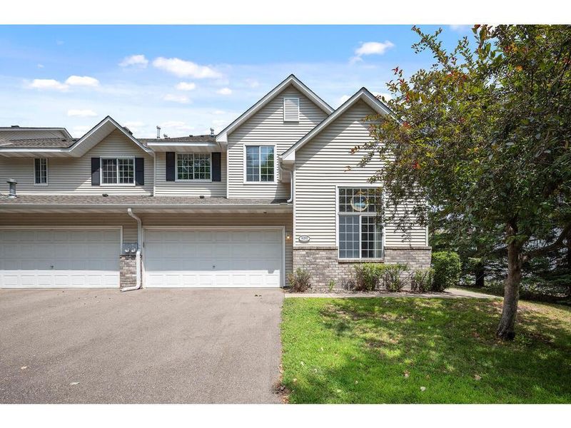 14390 Raymond Ln, Eden Prairie, MN 55347