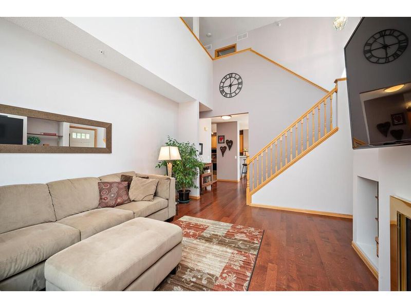 14390 Raymond Ln, Eden Prairie, MN 55347