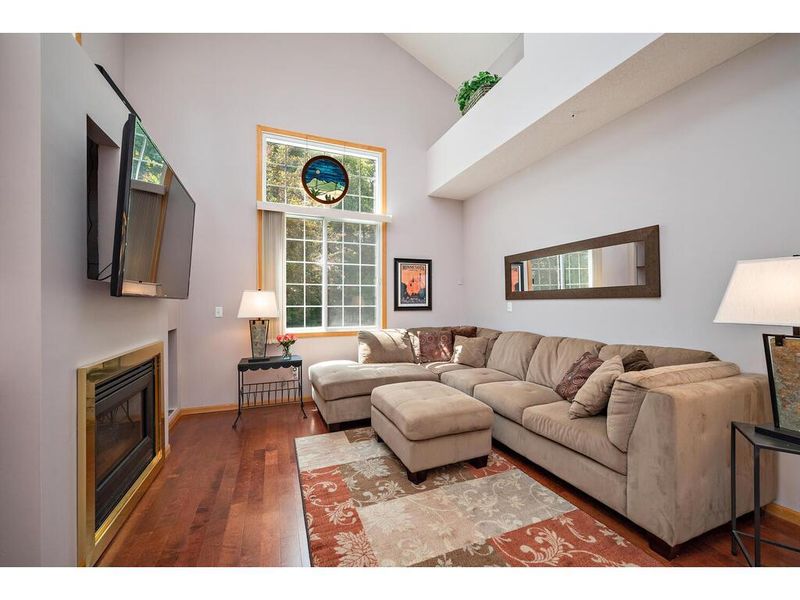 14390 Raymond Ln, Eden Prairie, MN 55347