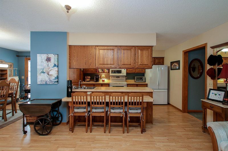 721 S Gilman Ave, Litchfield, MN 55355