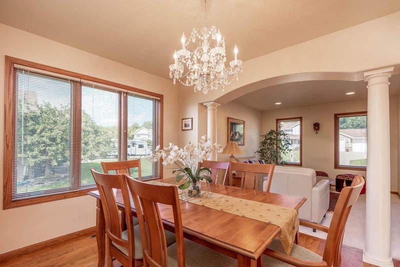 108 Sunburst Cir, Mankato, MN 56001