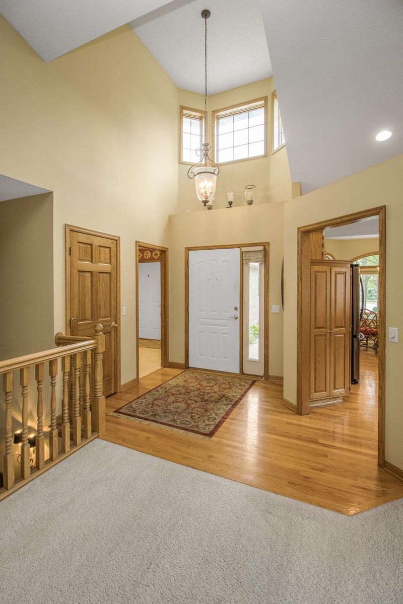 16010 38th Ave N, Plymouth, MN 55446