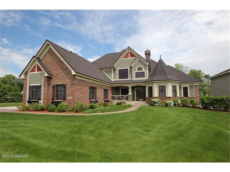 12133 Maple Springs Dr SE, Alexandria, MN 56308
