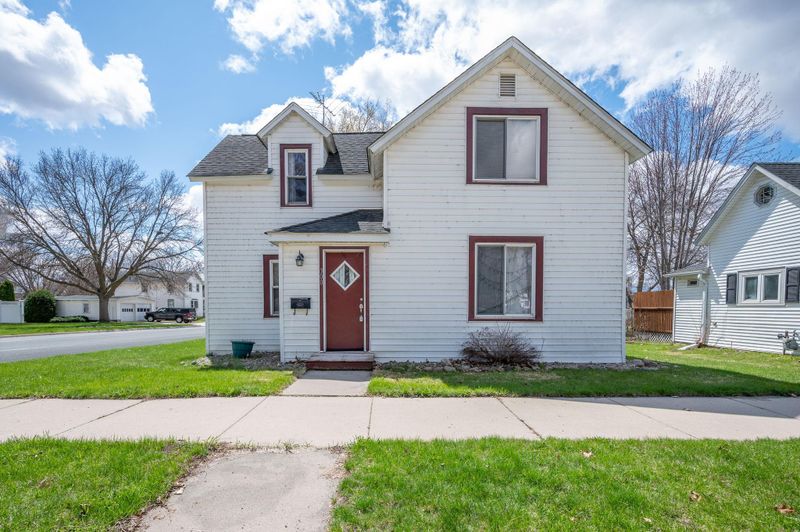 300 Oak Ave SW, Montgomery, MN 56069