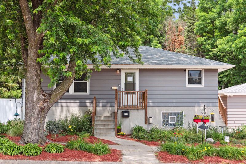 51 Magnolia Ave E, Saint Paul, MN 55117