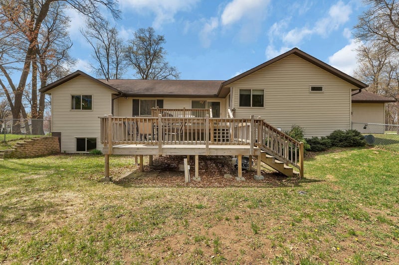 712 N Pine St, Royalton, MN 56373