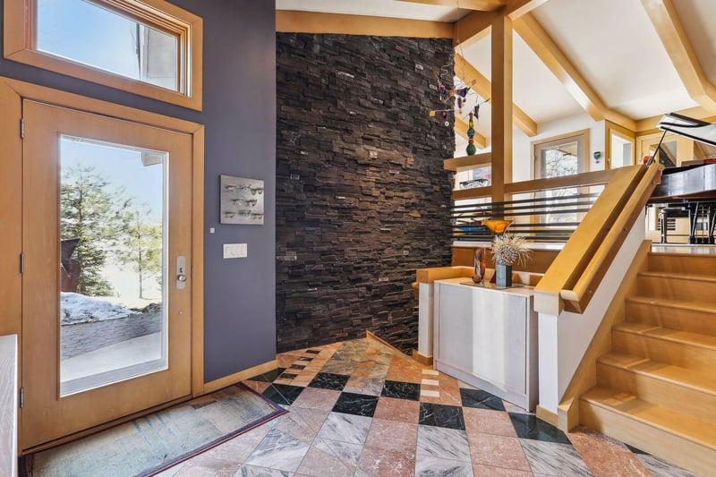 701 Keller Pw, Little Canada, MN 55117