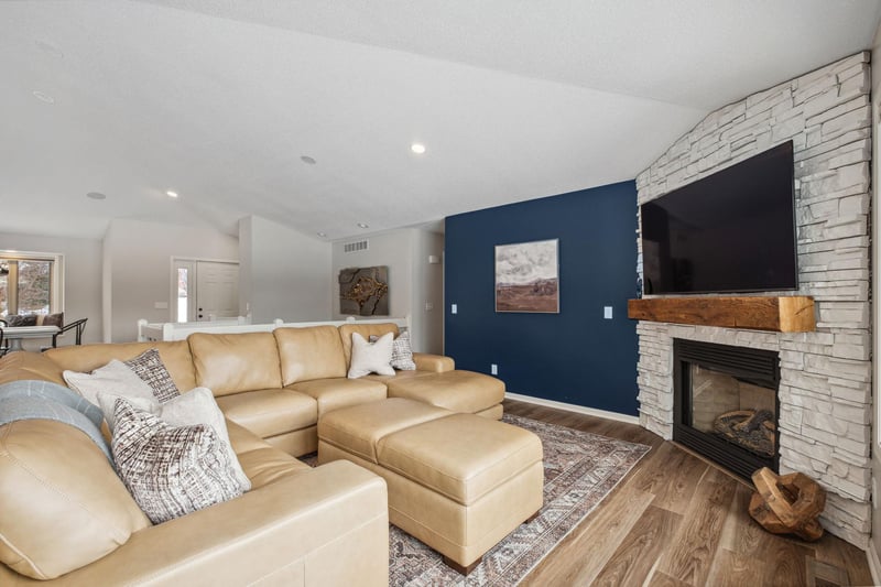 5350 Sunset Ln, Loretto, MN 55357