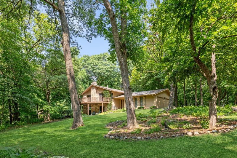 4740 North Arm Dr, Mound, MN 55364
