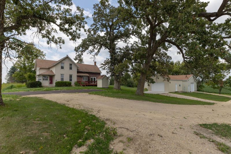 6039 34th St NW, Byron, MN 55920