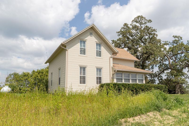 6039 34th St NW, Byron, MN 55920