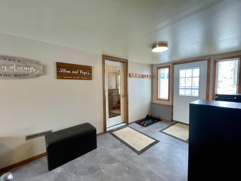 400 Duluth Ave, Holland, MN 56139