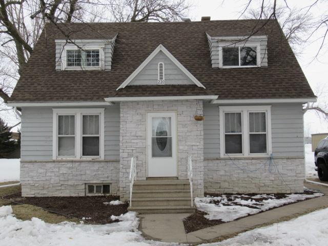 220 Main St, Revere, MN 56166
