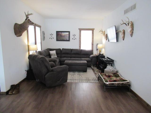 220 Main St, Revere, MN 56166