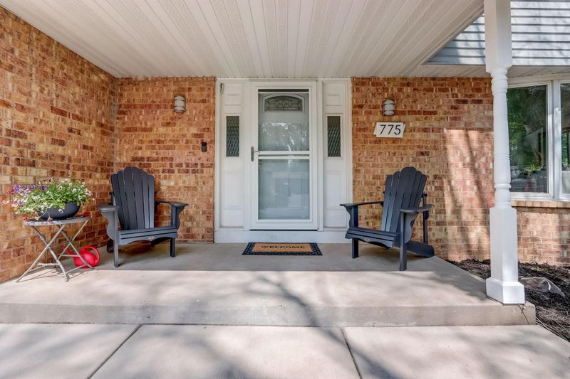 775 Clearbrook Ln, Vadnais Heights, MN 55127