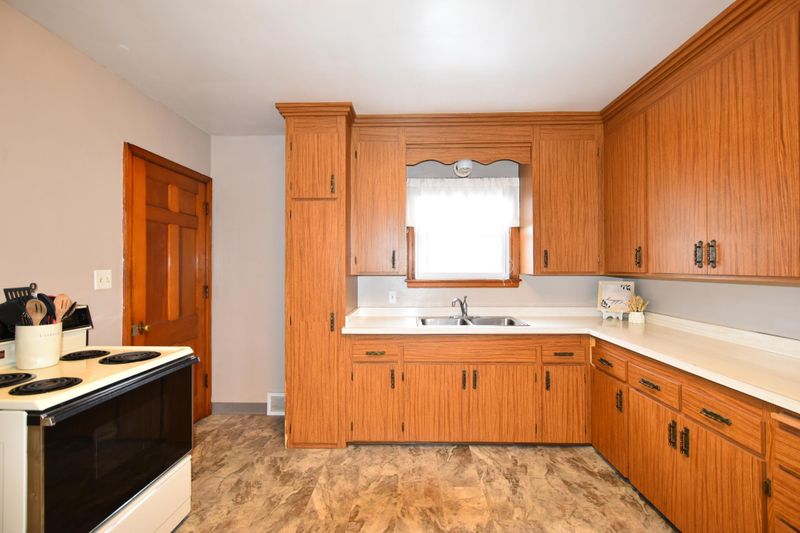 305 2nd Ave, Goodhue, MN 55027