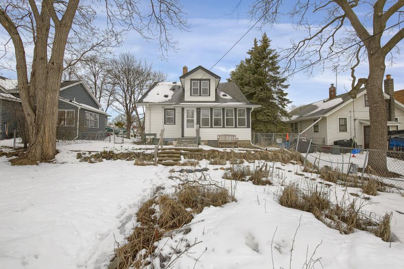 888 Dodd Rd, West Saint Paul, MN 55118