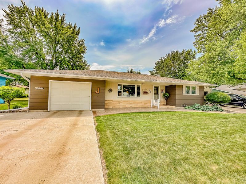 504 8th Ave, Worthington, MN 56187