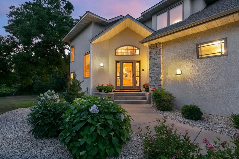 1900 Yorkshire Ave S, Minnetonka, MN 55305