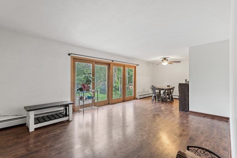 956 Lydia Ave W, Roseville, MN 55113